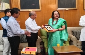 Dinner hosted by H.E. Madam Najma Heptulla, Governor of Manipur in Raj Bhawan in honour of Myanmar delegation. Discussions on Trilateral Highway, connectivity, commerce, culture, tourism, people to people contacts, hospital in Moreh etc. took place. Gifts exchanged with NLD & USDP leaders.