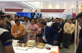 During ASEAN Food Festival, 2019 in Mandalay, H. E. Madam Aung San Suu Kyi visited India stall to taste the rich flavours of Indian cuisine. 