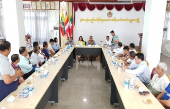 Ambassador visited Commodity Centre, Mandalay - the largest trading centre for pulses in Upper Myanmar and had meeting with the Chairman and members.